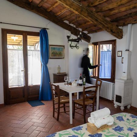 Agriturismo Colle Vento Suvereto Habitación foto