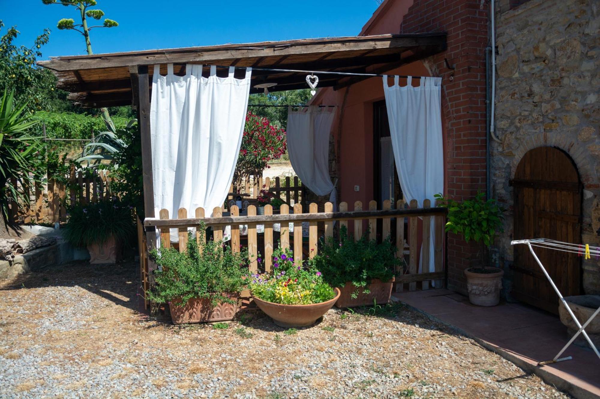 Agriturismo Colle Vento Suvereto Habitación foto